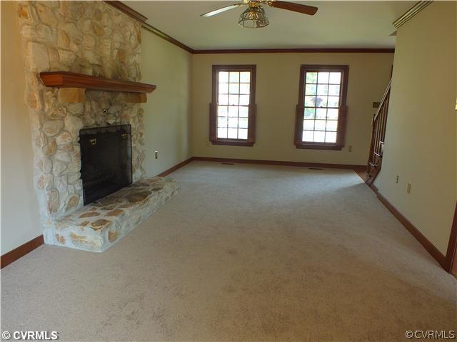 10716 Warren Road Glen Allen, VA 23060 - Photo 4 of 13 Den/Family/Great Room