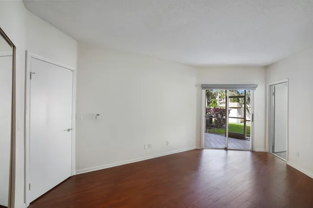 $2,800 | 6513 Via Regina, Boca Raton, FL 33433