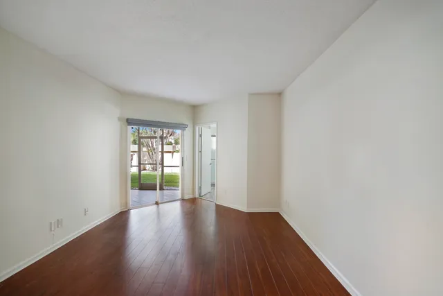 $2,800 | 6513 Via Regina, Boca Raton, FL 33433