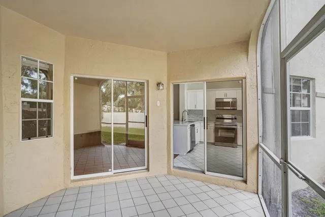 $2,800 | 6513 Via Regina, Boca Raton, FL 33433
