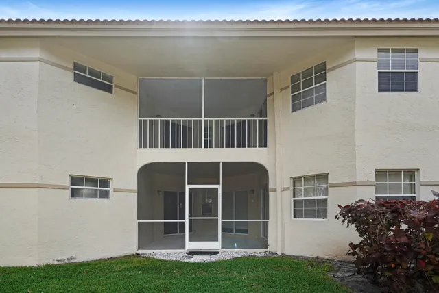 $2,800 | 6513 Via Regina, Boca Raton, FL 33433