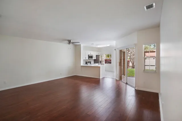 $2,800 | 6513 Via Regina, Boca Raton, FL 33433