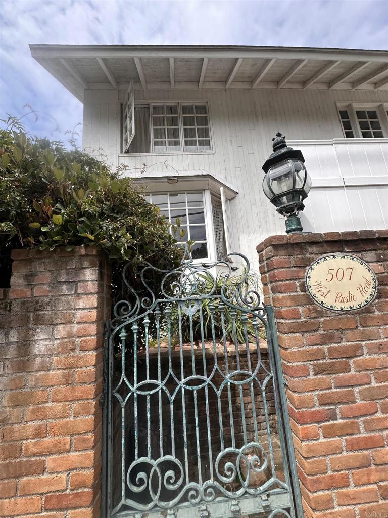 507 West Rustic Road Santa Monica, CA 90402 - Photo 6 of 41 Gallery Image 6