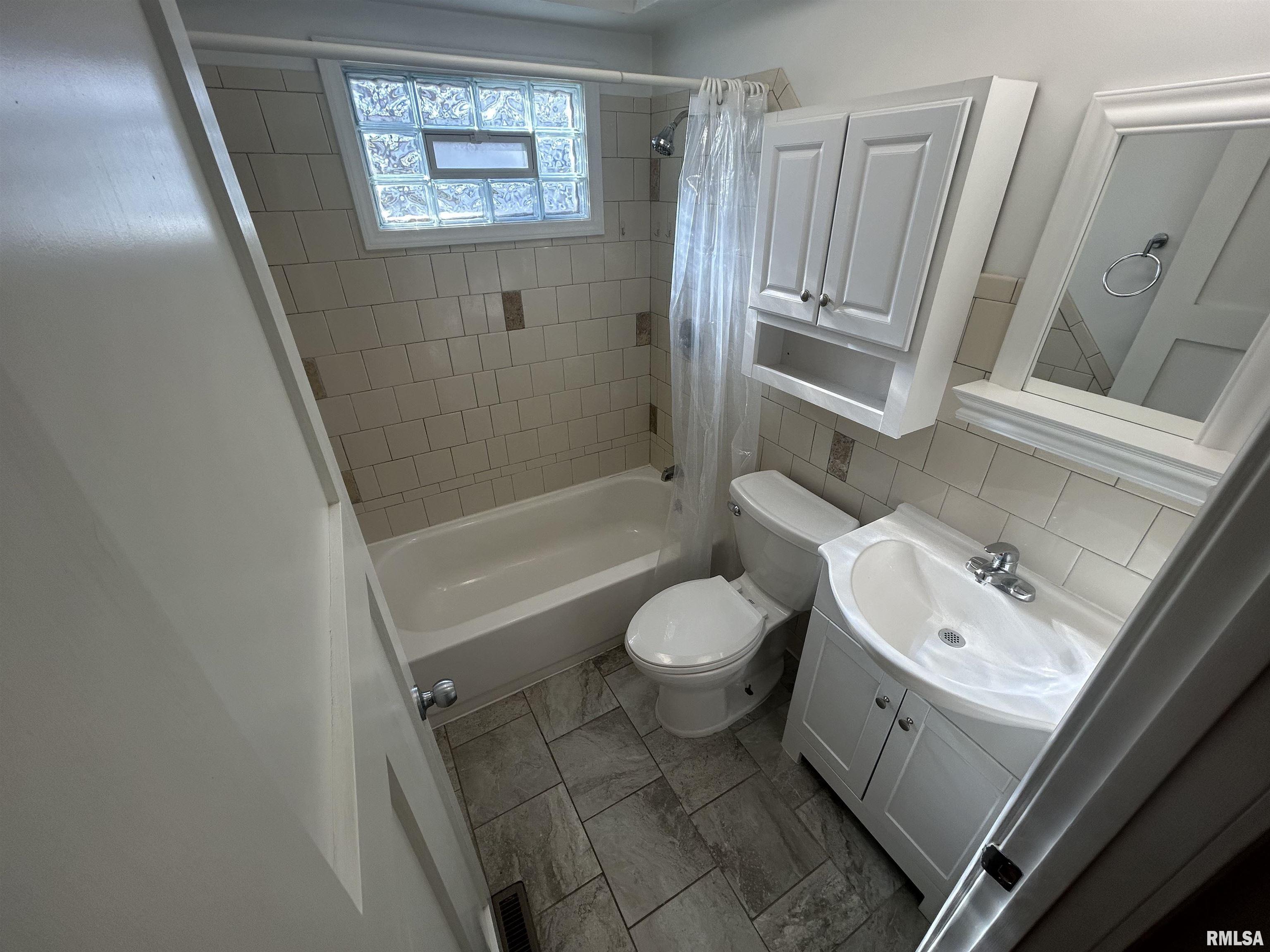 40 Lilac Lane Springfield, IL 62702 - Photo 14 of 18 Gallery Image 14