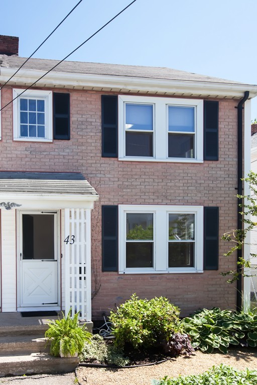 43 Bay State Road Quincy, MA 02171 - Photo 3 of 16 Gallery Image 3