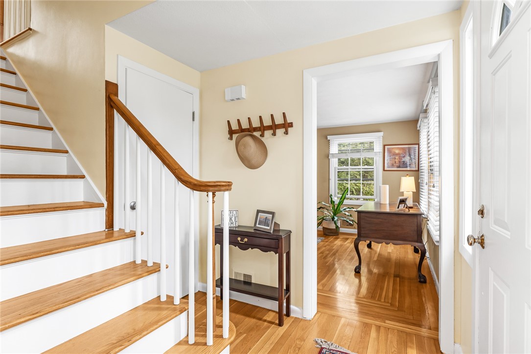 67 Haley Road Warwick, RI 02889 - Photo 5 of 34 Gallery Image 5