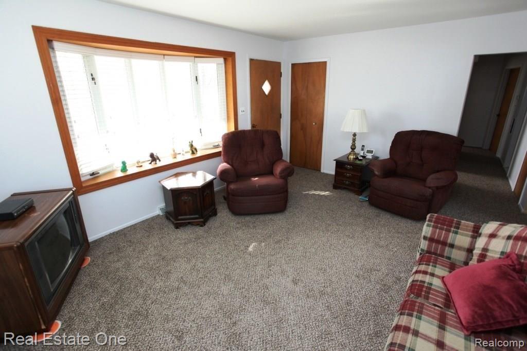 9953 Holland Road Taylor, MI 48180 - Photo 17 of 38 IMG_2145comp.jpg