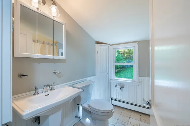 $695,000 | 15 Laurel Hill Road, Ridgefield, CT 06877