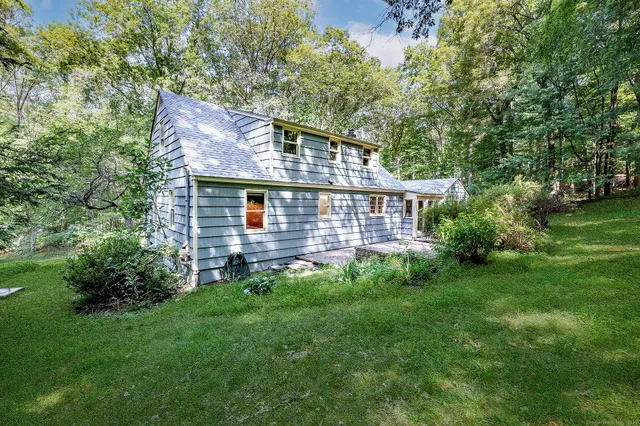 $695,000 | 15 Laurel Hill Road, Ridgefield, CT 06877