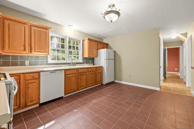 $695,000 | 15 Laurel Hill Road, Ridgefield, CT 06877