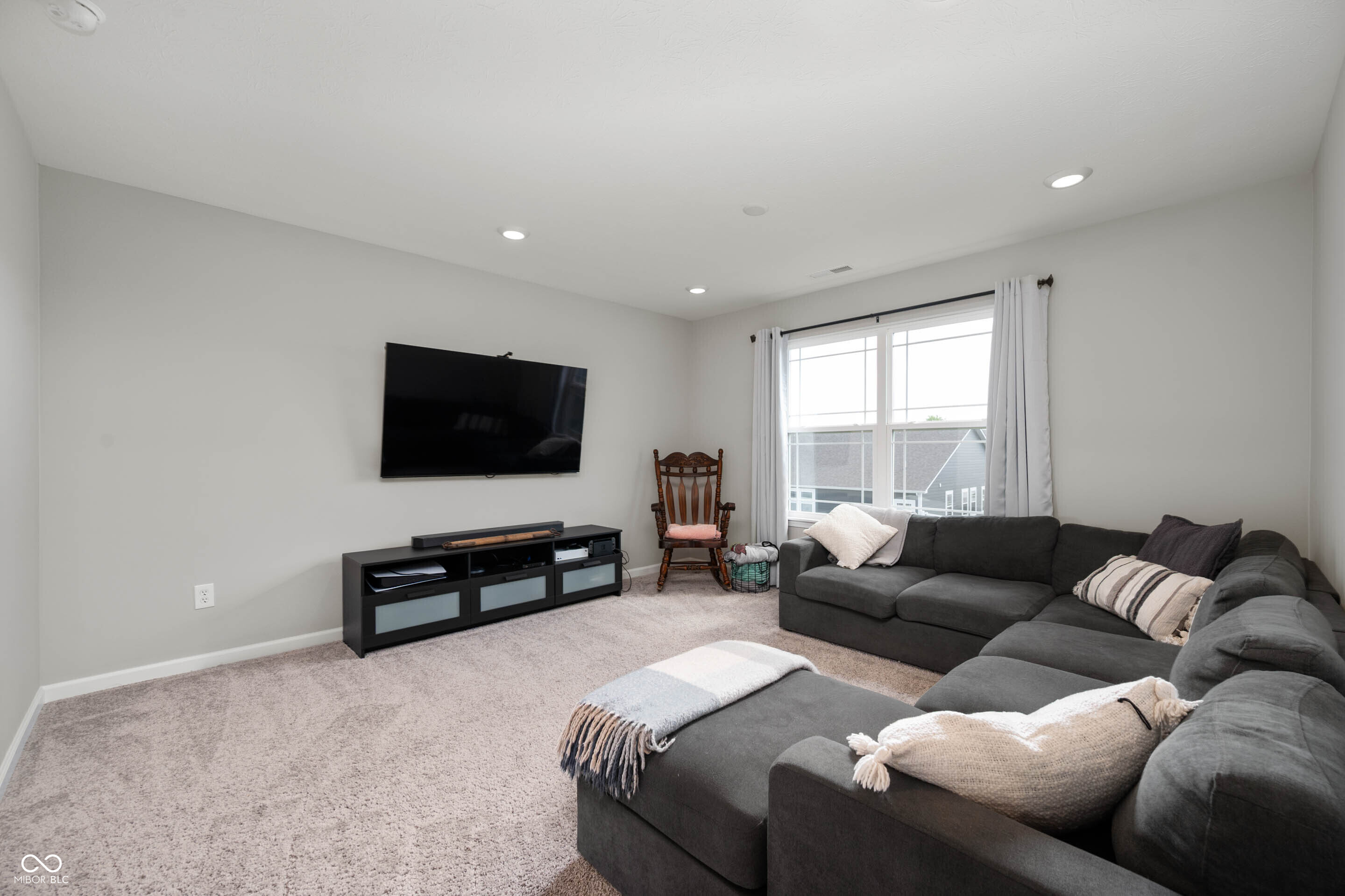 357 Carrick Glen Boulevard Pendleton, IN 46064 - Photo 14 of 28