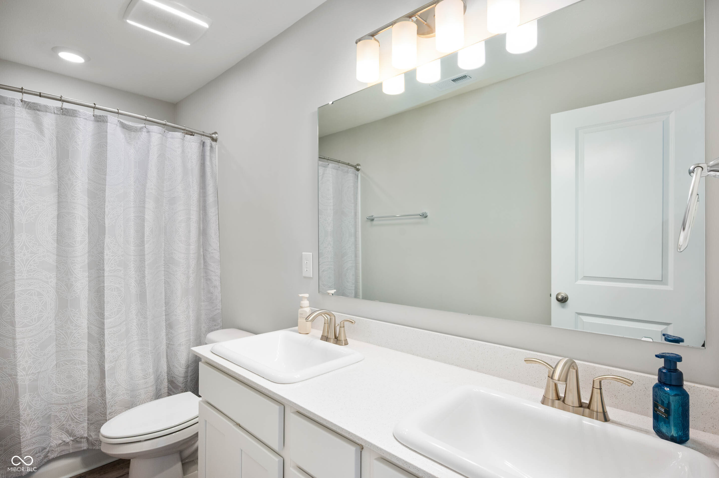 357 Carrick Glen Boulevard Pendleton, IN 46064 - Photo 25 of 28