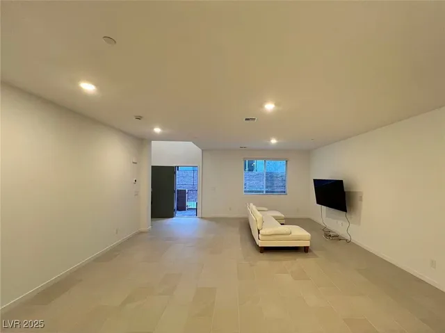 $1,950 | 1549 Maria Crossing Avenue, Henderson, NV 89002