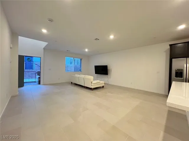 $1,950 | 1549 Maria Crossing Avenue, Henderson, NV 89002