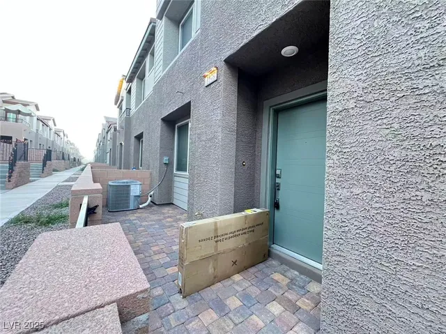 $1,950 | 1549 Maria Crossing Avenue, Henderson, NV 89002