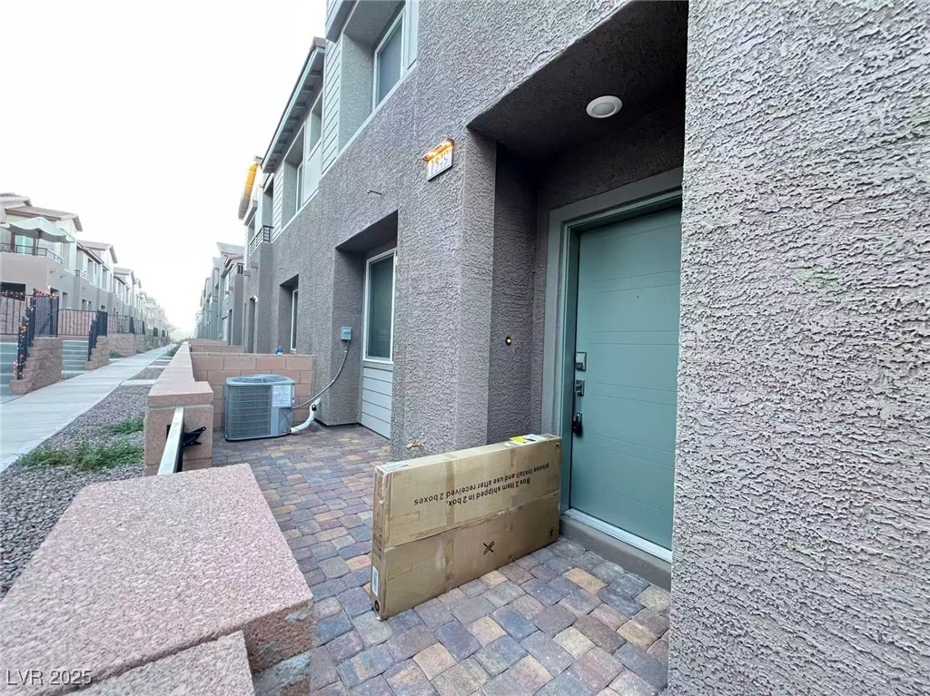 1549 Maria Crossing Avenue Henderson, NV 89002 - Photo 3 of 30