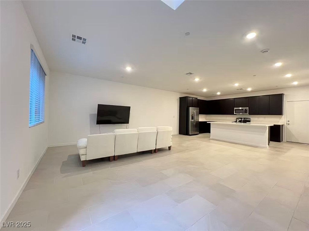 1549 Maria Crossing Avenue Henderson, NV 89002 - Photo 4 of 30