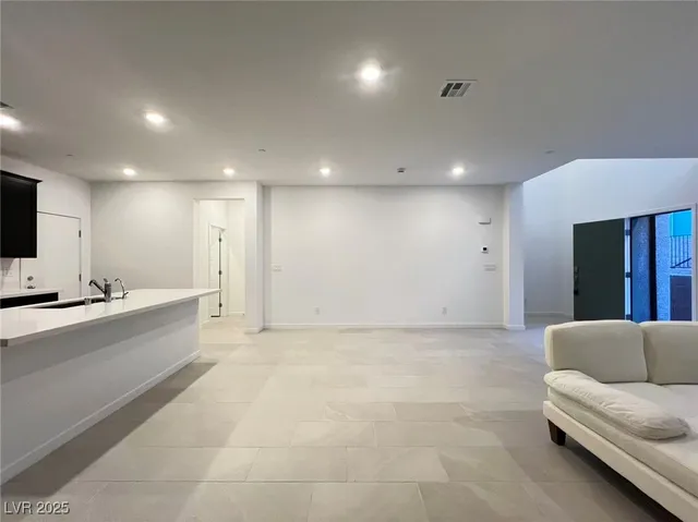 $1,950 | 1549 Maria Crossing Avenue, Henderson, NV 89002