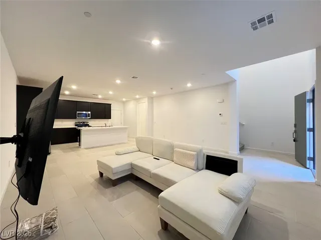 $1,950 | 1549 Maria Crossing Avenue, Henderson, NV 89002