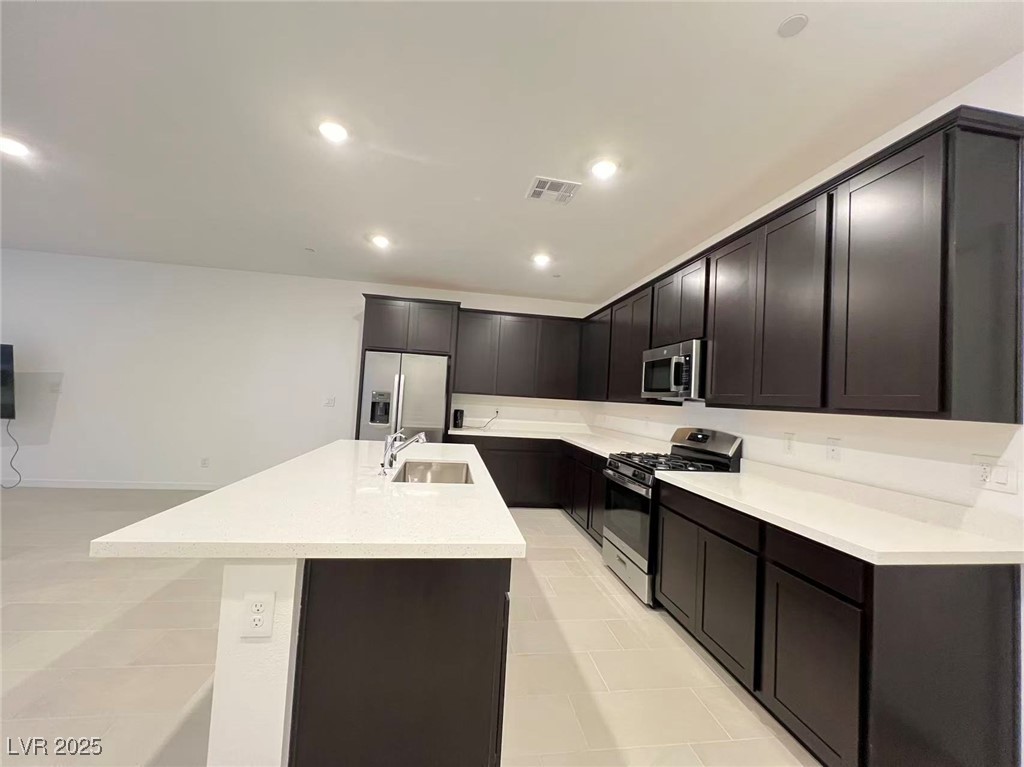 1549 Maria Crossing Avenue Henderson, NV 89002 - Photo 8 of 30