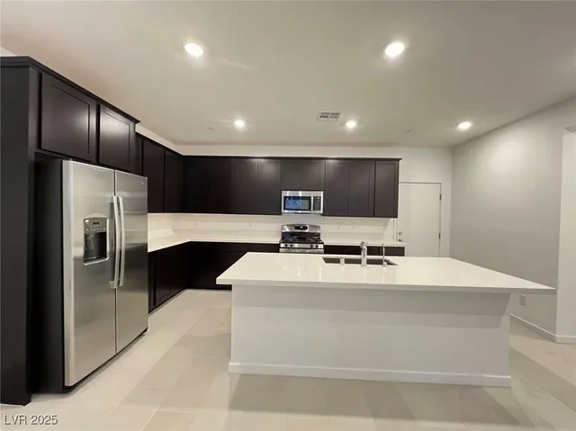 $1,950 | 1549 Maria Crossing Avenue, Henderson, NV 89002