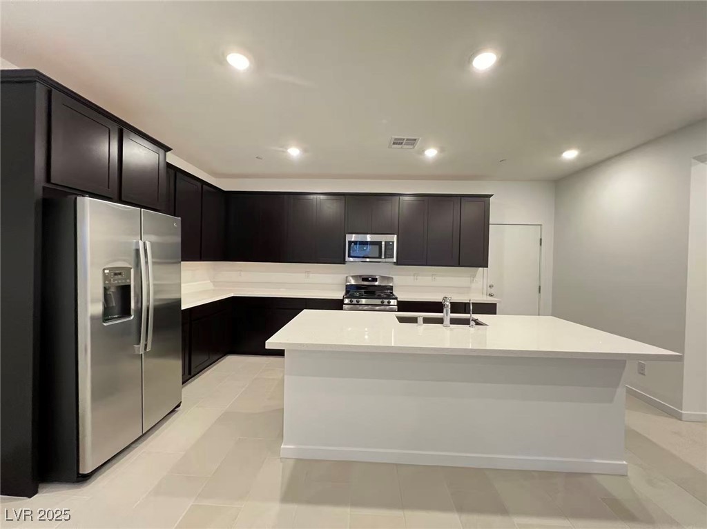 1549 Maria Crossing Avenue Henderson, NV 89002 - Photo 9 of 30