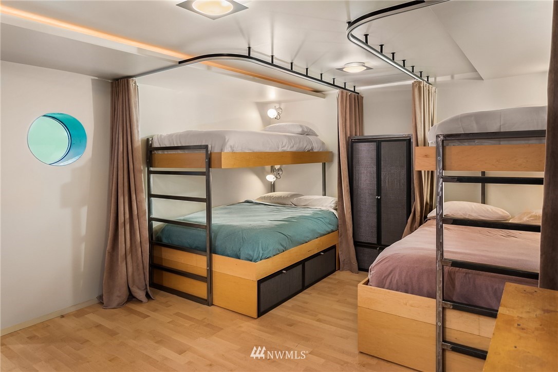 2369 Fairview Avenue East, Unit 6 Seattle, WA 98102 - Photo 21 of 26 a view of an empty room