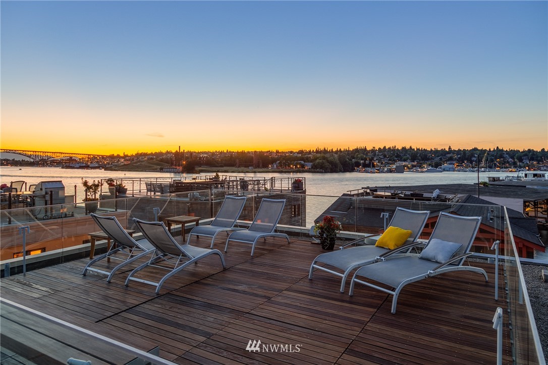 2369 Fairview Avenue East, Unit 6 Seattle, WA 98102 - Photo 24 of 26 a view of a terrace with seating area