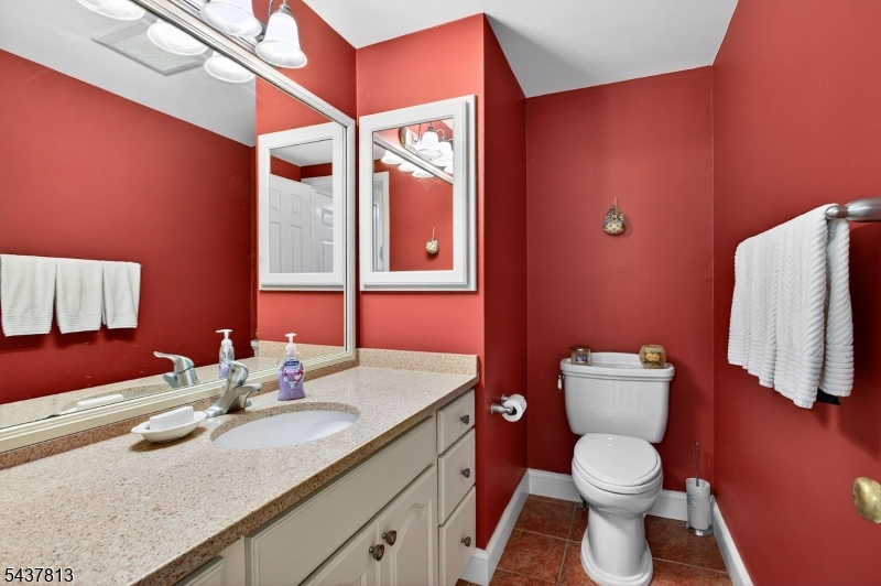 15 Hampton Court Bernards, NJ 07920 - Photo 17 of 45