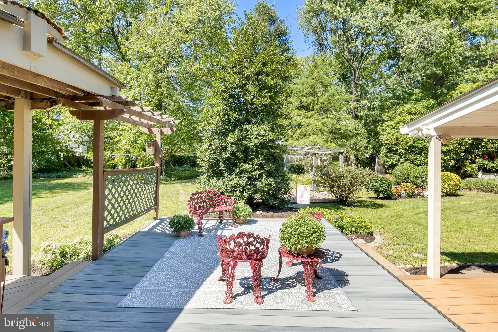 7500 Simms Road Alexandria, VA 22315 - Photo 32 of 45 Rear deck
