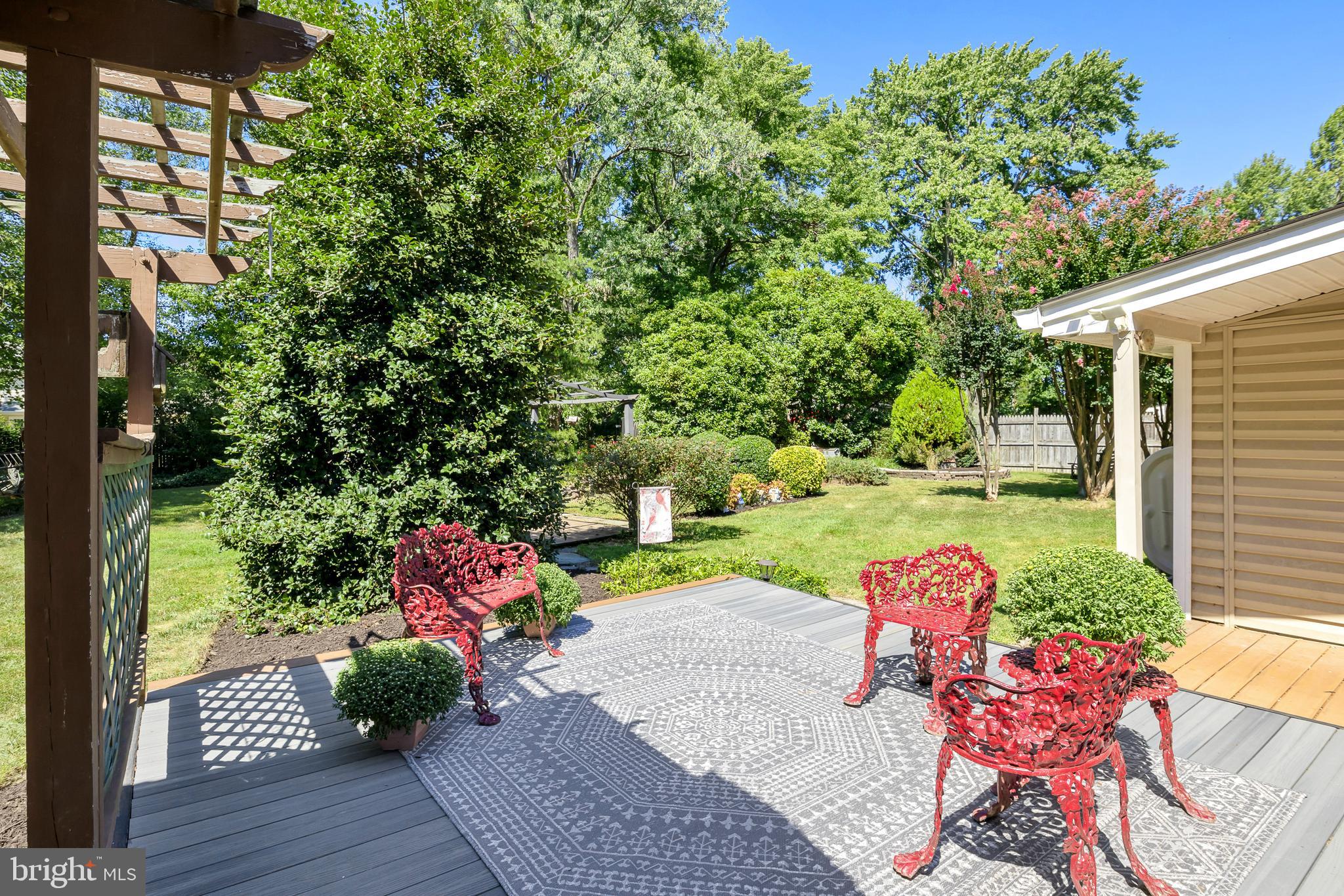 7500 Simms Road Alexandria, VA 22315 - Photo 33 of 45 Large backyard