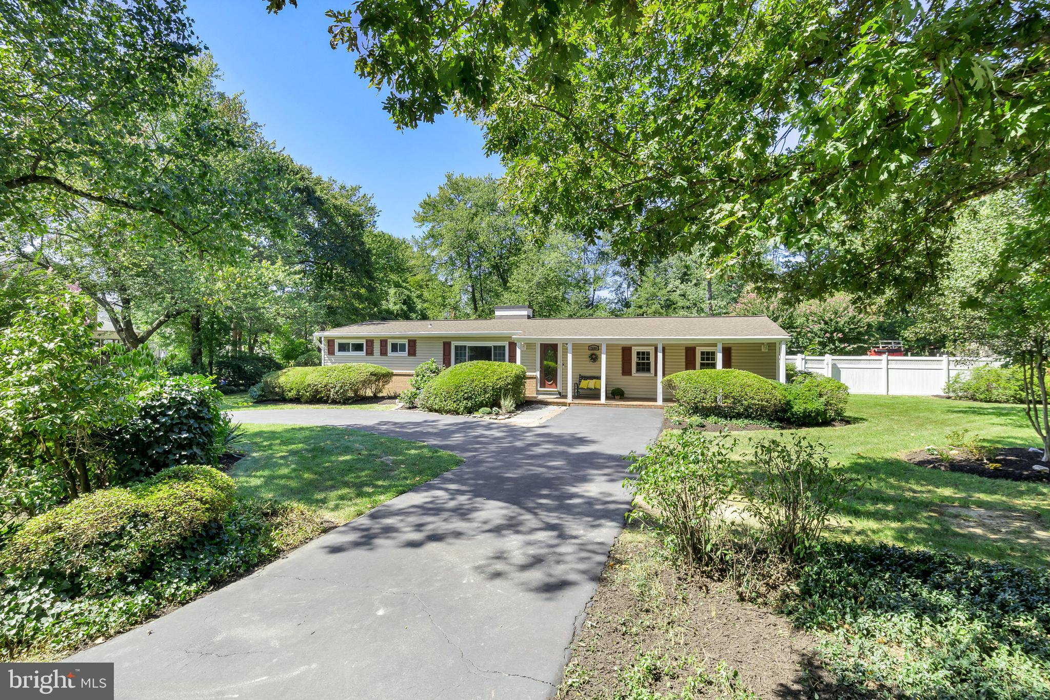 7500 Simms Road Alexandria, VA 22315 - Photo 42 of 45 Landscaped