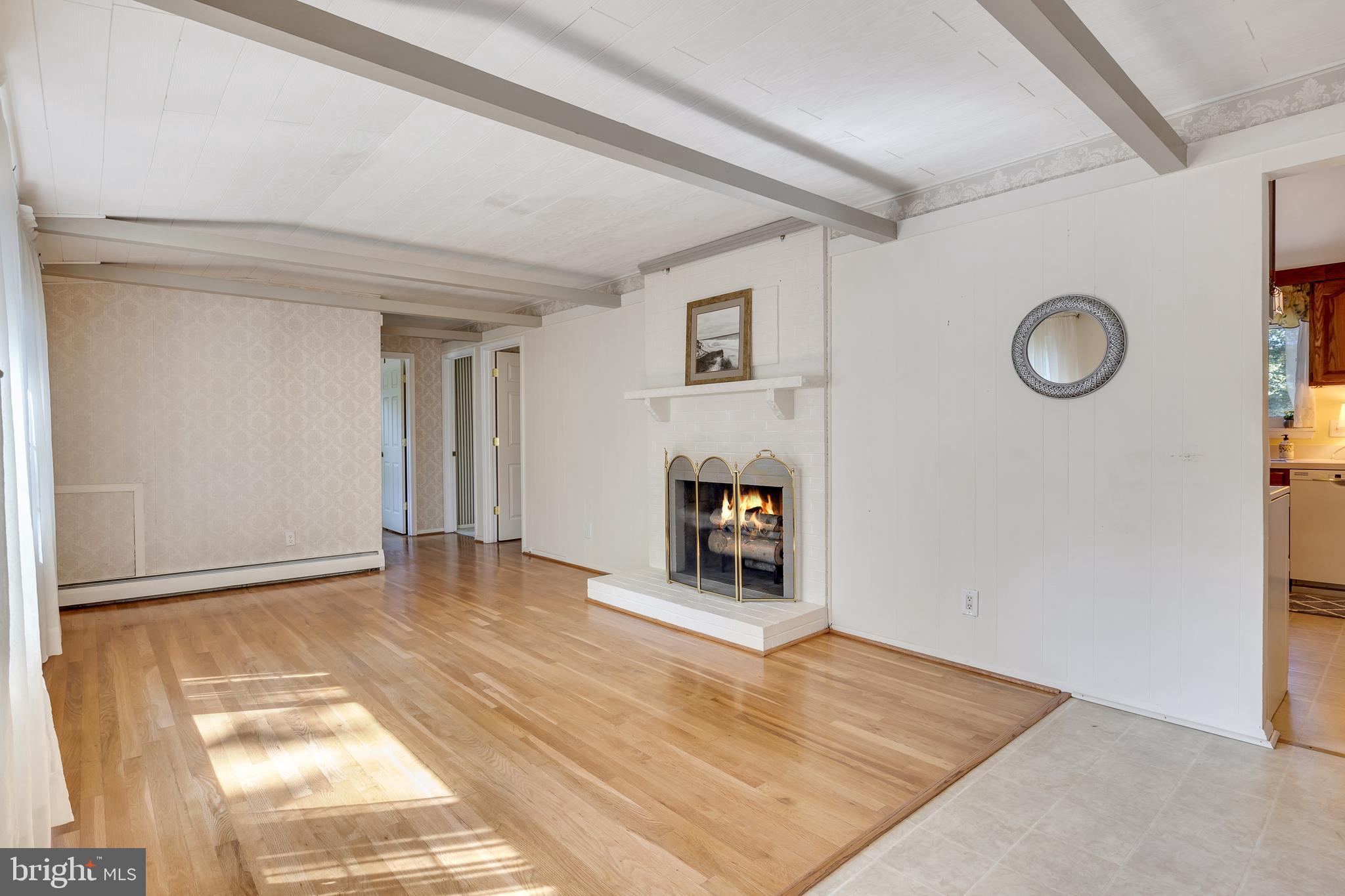 7500 Simms Road Alexandria, VA 22315 - Photo 6 of 45 Living Room