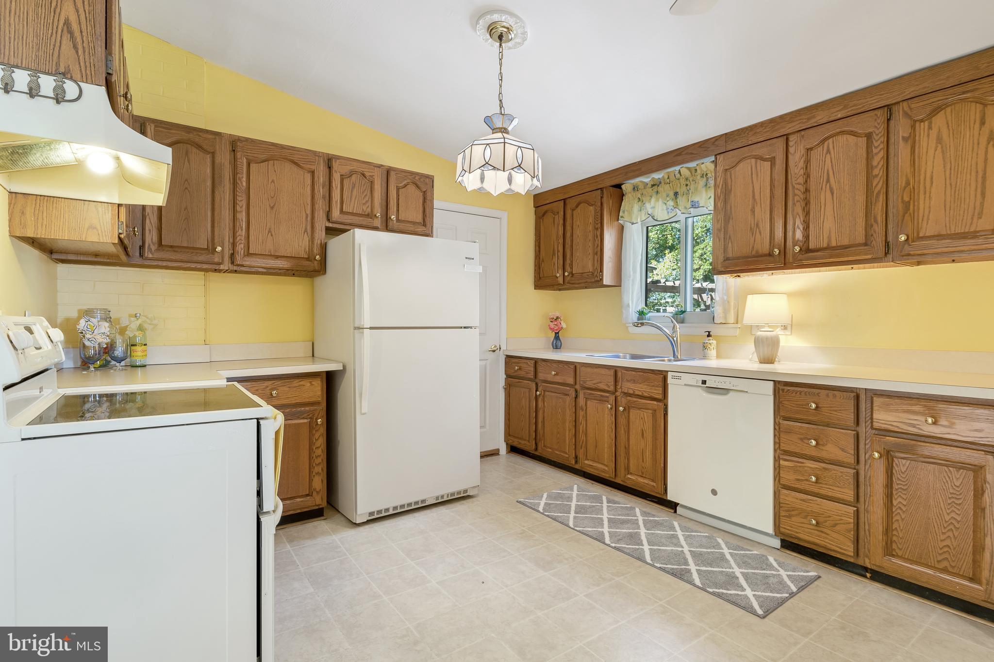 7500 Simms Road Alexandria, VA 22315 - Photo 10 of 45 Kitchen