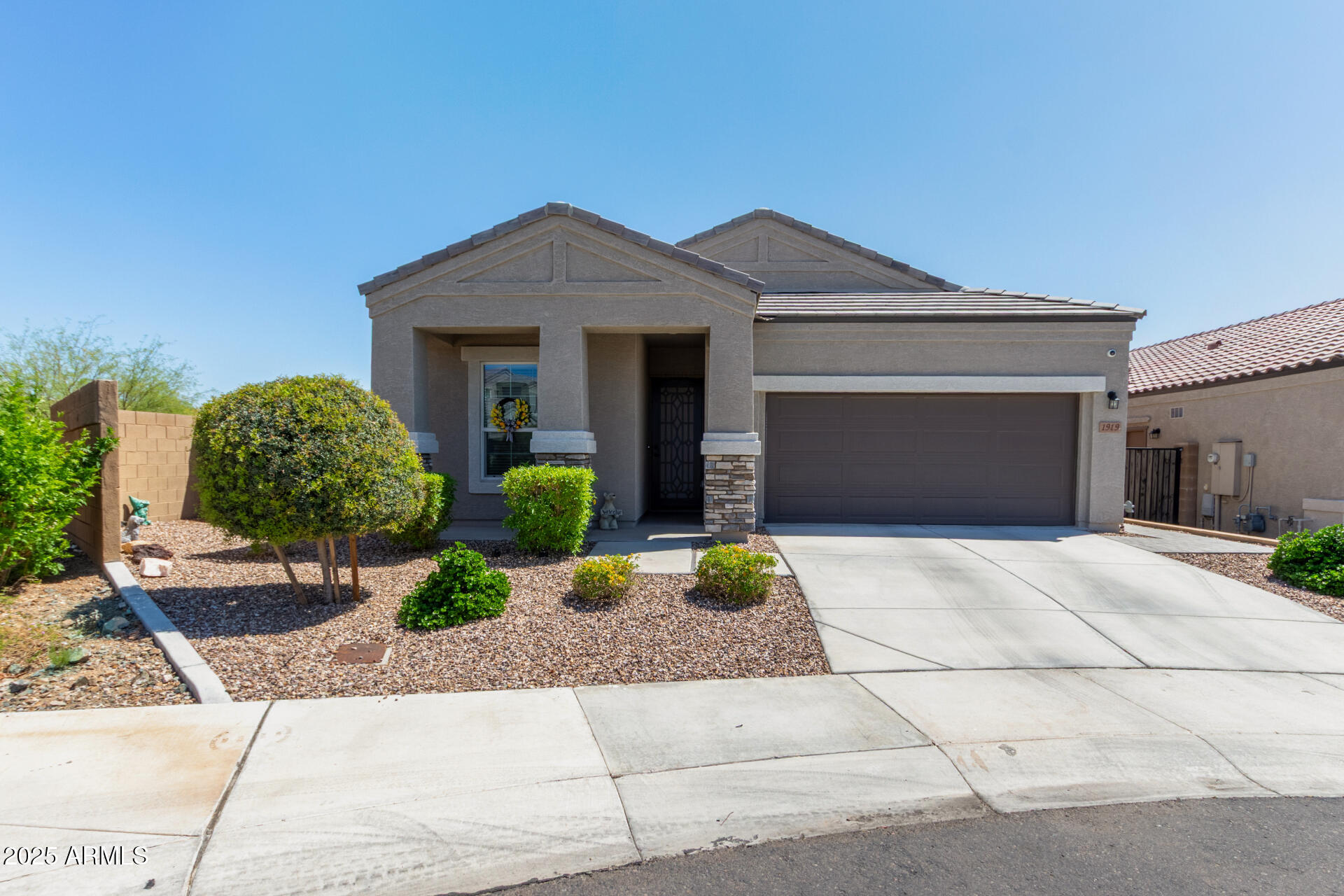 1919 West Plum Road Phoenix, AZ 85085 - Photo 2 of 57 01 - Plum