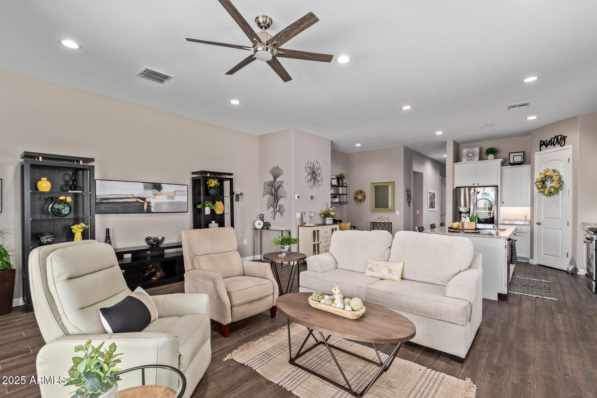 1919 West Plum Road Phoenix, AZ 85085 - Photo 5 of 57 11 - Plum