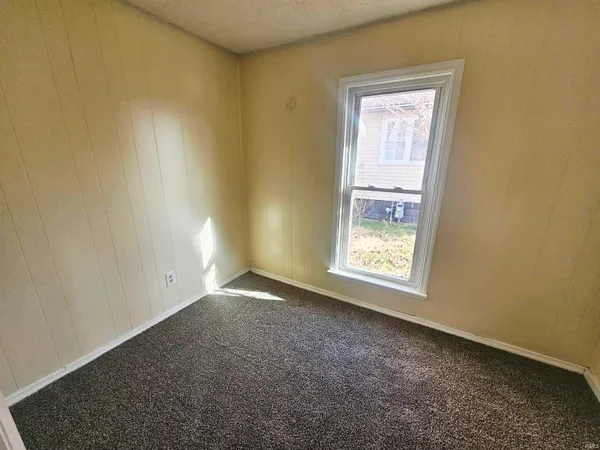 $65,000 | 3312 East 16th Street, Muncie, IN 47302