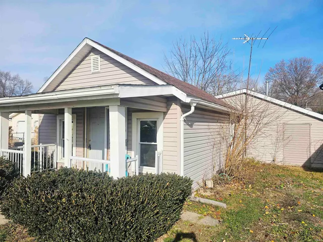 $69,900 | 3312 East 16th Street, Muncie, IN 47302