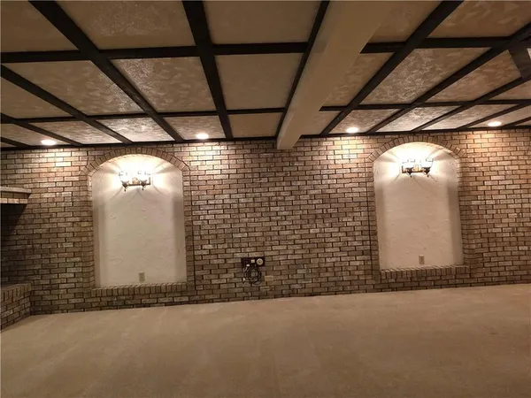 a view of a garage