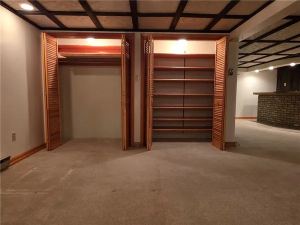 a view of room with an empty space