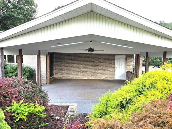 $420,000 | 4765 Highway 981, Salina, PA 15680