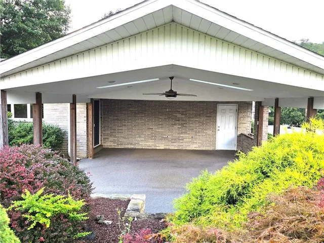 $425,000 | 4765 Highway 981, Salina, PA 15680