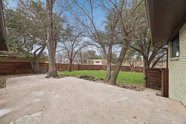 $479,900 | 5635 Elm Valley Lane, Dallas, TX 75232