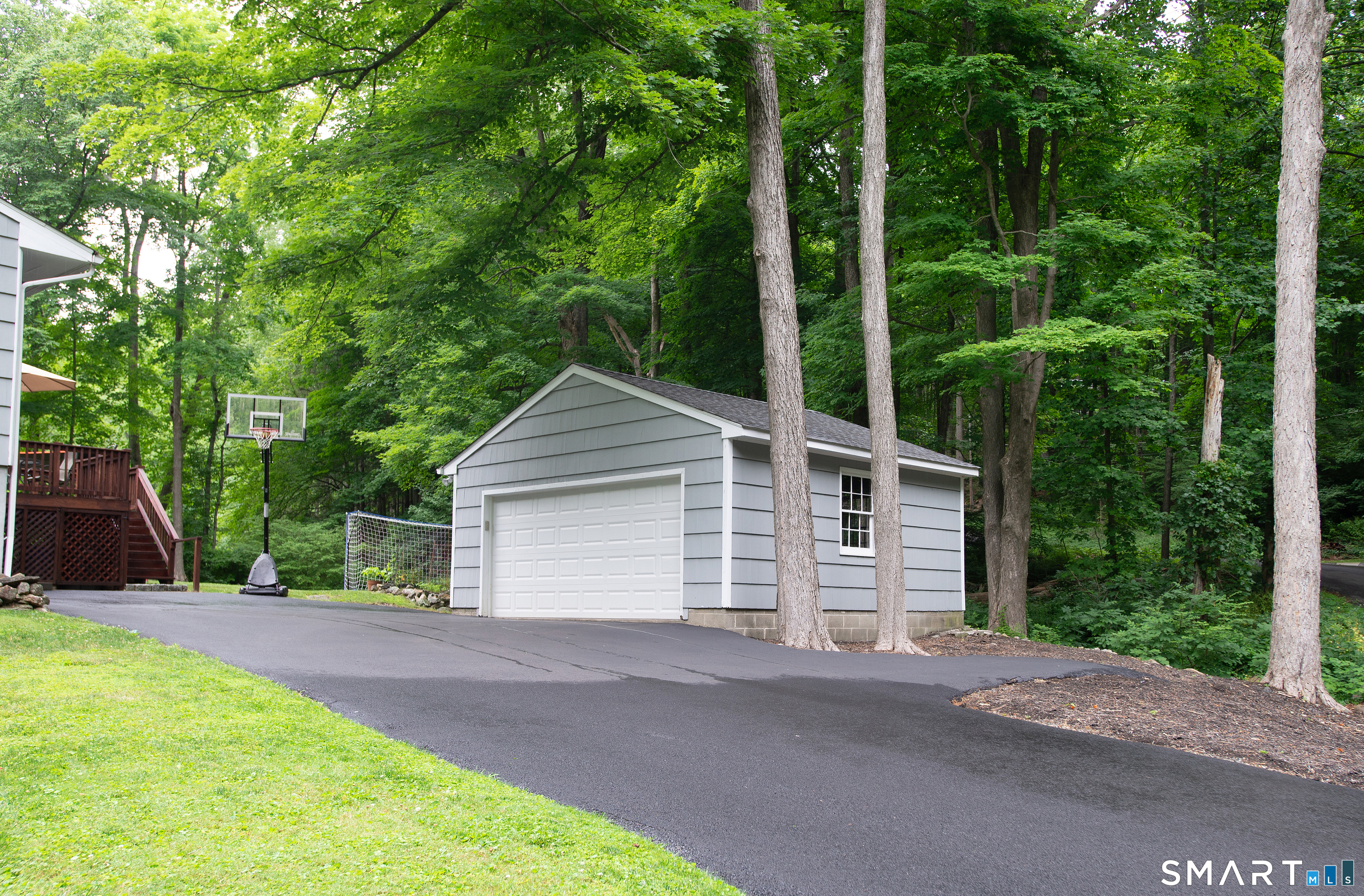 96 Barrack Hill Road Ridgefield, CT 06877 - Photo 4 of 31