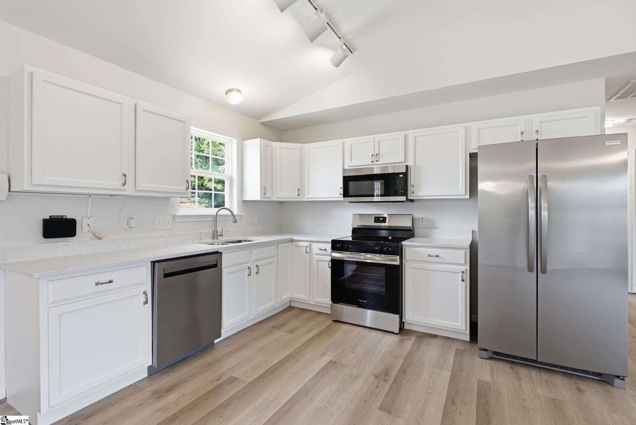 366 Edwards Road Lyman, SC 29365 - Photo 12 of 32