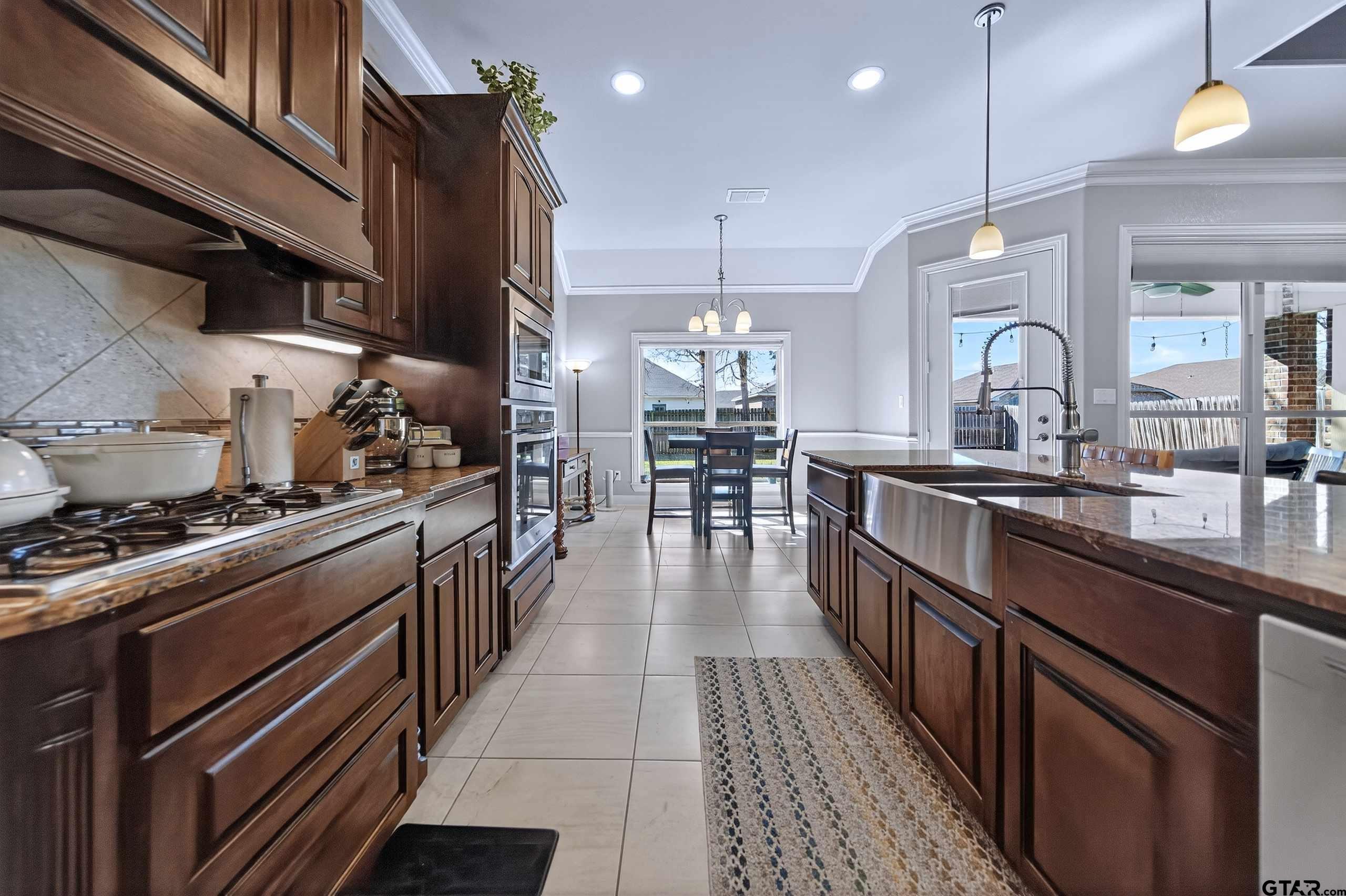 2202 Rana Park Flint, TX 75762 - Photo 16 of 47 a kitchen with lots of counter top space