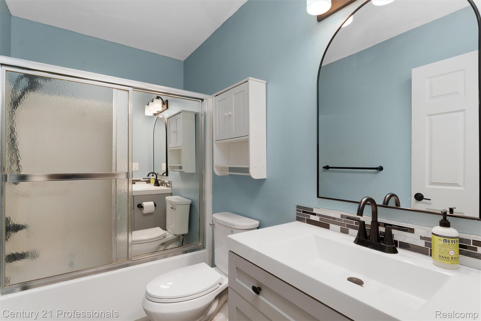1203 Eason Road Waterford, MI 48328 - Photo 19 of 35 12-1203 Eason Rd 0049.jpg