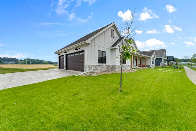 $829,500 | 6250 Ronald Reagan Drive, DeForest, WI 53532
