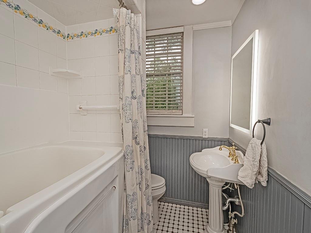 2480 Noblestown Road Pittsburgh, PA 15205 - Photo 38 of 40 Gallery Image 38