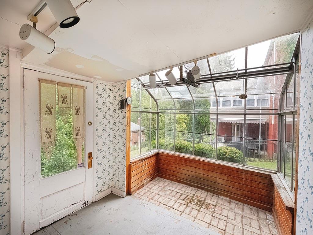 2480 Noblestown Road Pittsburgh, PA 15205 - Photo 5 of 40 Gallery Image 5